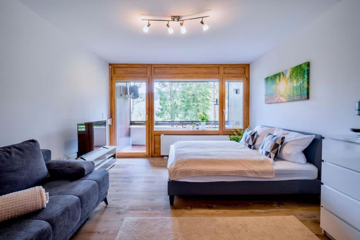 Auszeit Apartment: Black Forest Retreat with Sunny Balcony Schoenwald im Schwarzwald Exterior photo
